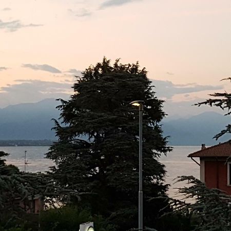 Апартаменты Casa Savoia Дезенцано-дель-Гарда Экстерьер фото
