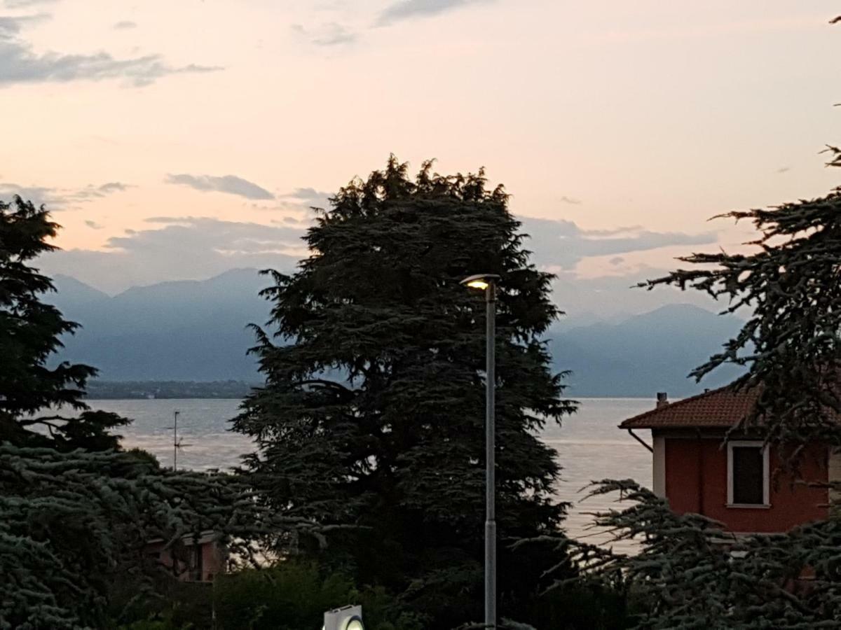 Апартаменты Casa Savoia Дезенцано-дель-Гарда Экстерьер фото