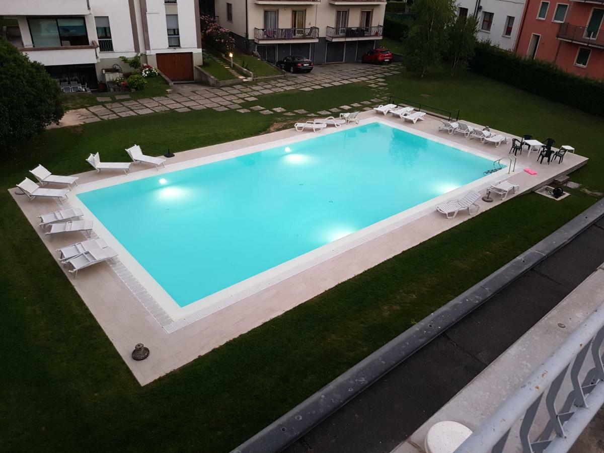 Апартаменты Casa Savoia Дезенцано-дель-Гарда Экстерьер фото