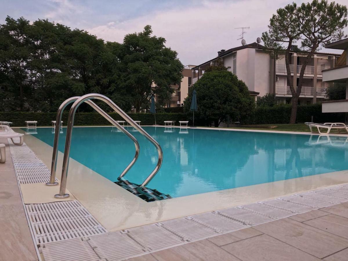 Апартаменты Casa Savoia Дезенцано-дель-Гарда Экстерьер фото